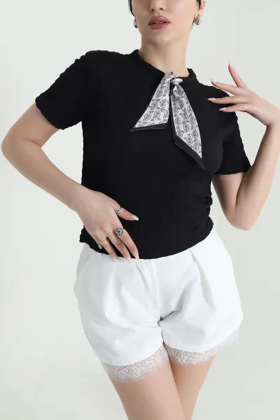 siyah-fularli-gofre-kadin-bluz-448476