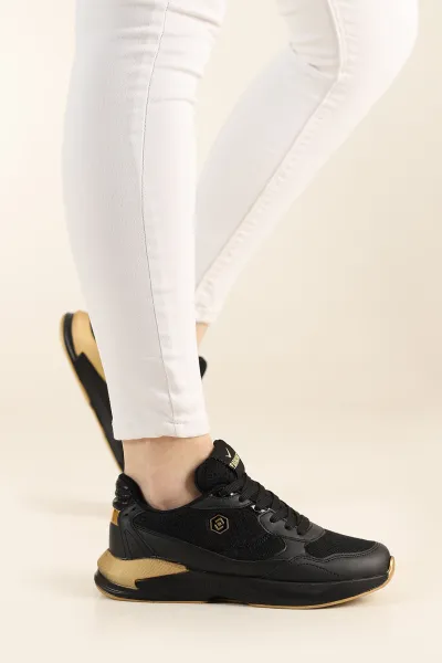 Siyah Gold Detay Fileli Bağcıklı Yüksek Taban Spor Ayakkabı 261185