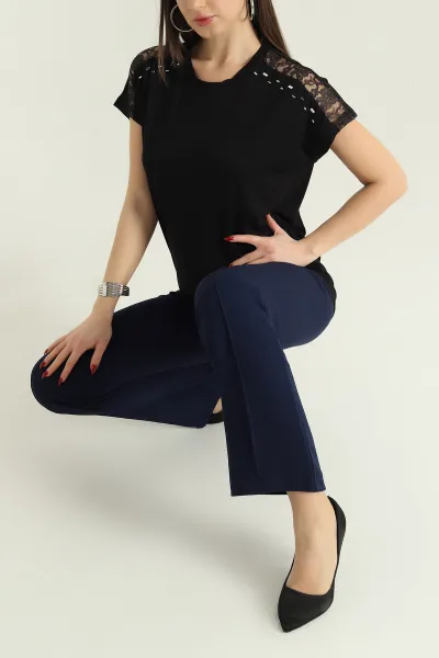 Siyah Güpürlü Taşlı Çilek Kumaş Bluz 334558