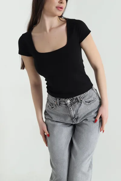 siyah-kare-yaka-kisa-kol-kadin-body-439580