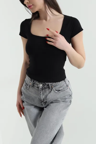 Siyah Kare Yaka Kısa Kol Kadın Body 439580