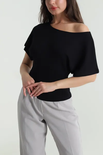 siyah-kayik-yaka-oysho-kadin-bluz-464080