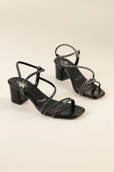 Siyah Kırışık Rugan Taş Bantlı Topuklu Sandalet 259015