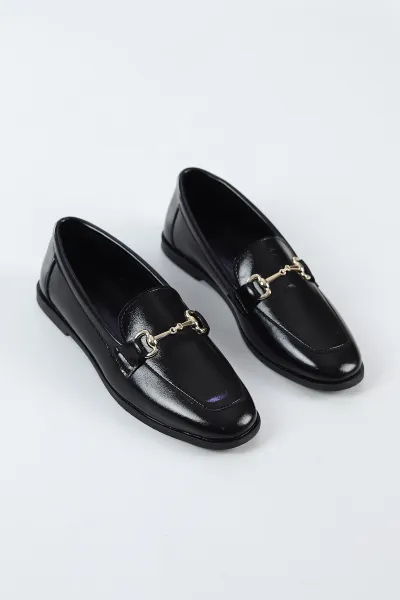 Siyah Kırışık Rugan Toka Detaylı Kadın Loafer 502229