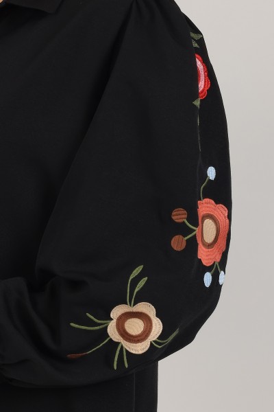 Siyah Kolları Nakışlı Poplin Gömlek 158427
