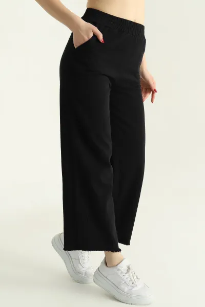 Siyah Lazer Kesim Bel Lastikli Bayan Gabardin Pantolon 332714