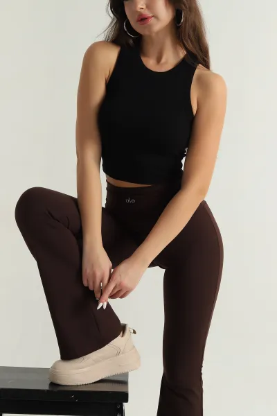 siyah-destekli-modal-kadin-atlet-398840