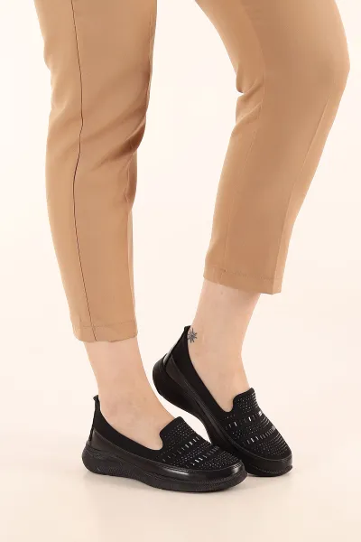 Siyah Ortopedik Taban Taş Tasarımlı Kadın Babet 401026