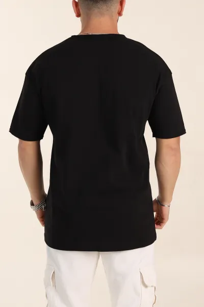 Siyah Oversize Kabartma Yazılı Yırtık Yaka Detaylı Erkek Tişört 358010