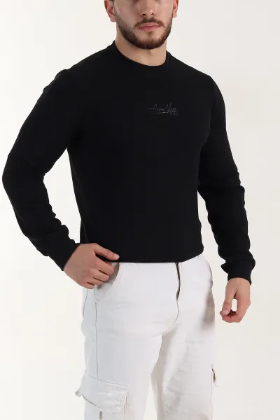 siyah-relaxed-fit-dokulu-kabartma-yazi-detayli-erkek-sweatshirt-398547