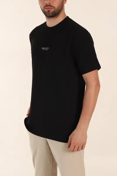 Siyah Relaxed Fit Dokulu Yazı Detaylı Erkek Tişört 370308