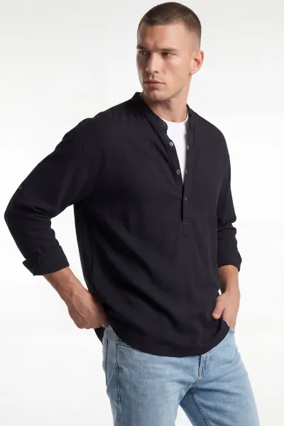 siyah-relaxed-fit-keten-yarim-dugmeli-hakim-yaka-erkek-gomlek-435878