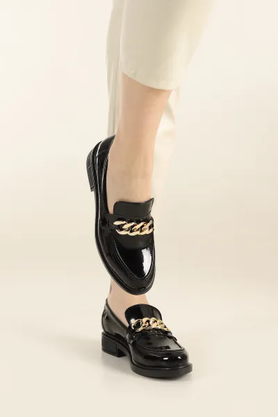 Siyah Rugan Zincir Toka Detay Loafer Ayakkabı 250113