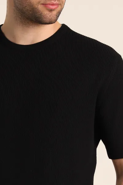 Siyah Slim Fit Dokulu Basic Kısa Kollu Erkek Triko Tişört 338599