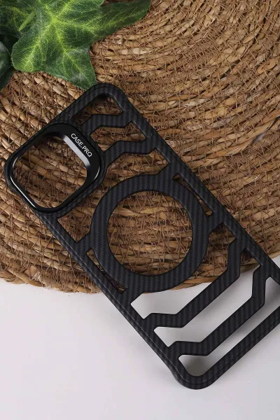 Siyah TeknoCase İPhone 13 Uyumlu Creative Fiber Case Serisi Lens Hediyeli Vakumlu Sert Silikon Telefon Kılıfı 430897