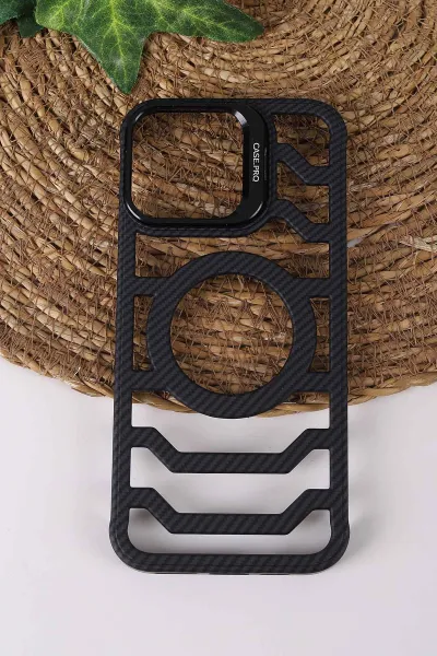 Siyah TeknoCase İPhone 16 Pro Max Uyumlu Creative Fiber Case Serisi Lens Hediyeli Vakumlu Sert Silikon Telefon Kılıfı 430925
