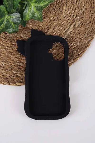 Siyah TeknoCase İPhone 16 Uyumlu Terra Case Serisi Premium Kabartmalı Soft Silikon Telefon Kılıfı 430308
