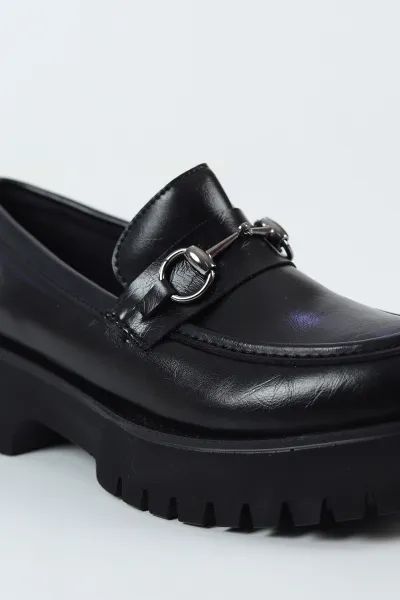 Siyah Toka Detaylı Kadın Loafer Ayakkabı 498202