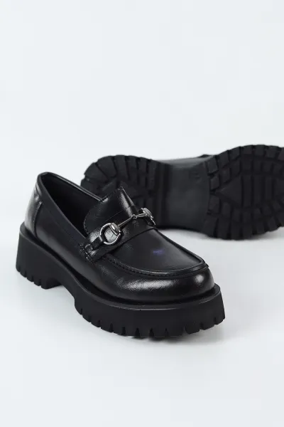 Siyah Toka Detaylı Kadın Loafer Ayakkabı 498202