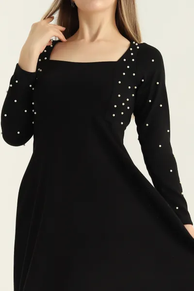 Siyah Triko Kare Yaka İncili Kloş Elbise 307474