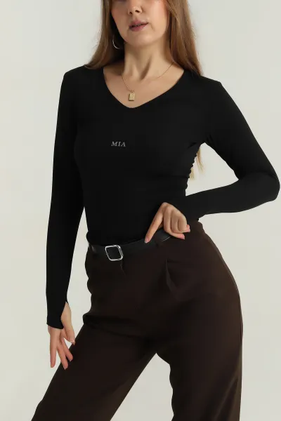 siyah-v-yaka-baskili-oysho-kadin-bluz-406730