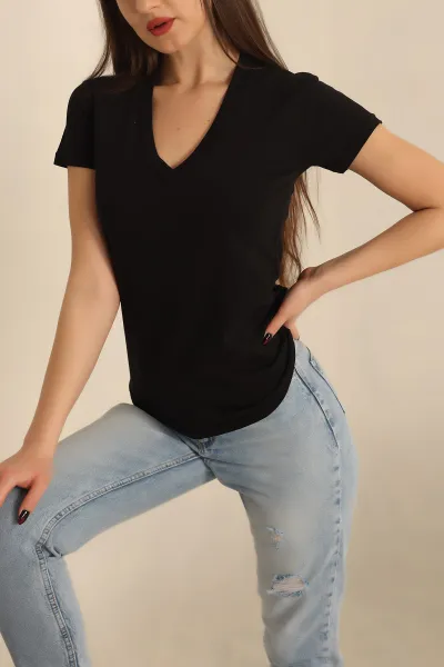 Siyah V Yaka Bayan Tişört 240824