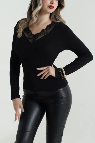 Siyah Yakası Dantelli Fitilli Kadın Bluz 496372