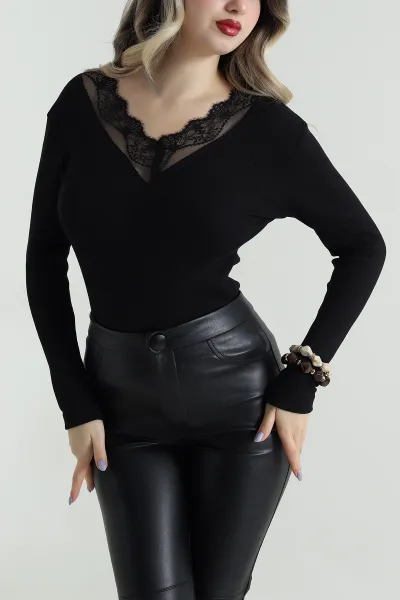 Siyah Yakası Dantelli Fitilli Kadın Bluz 496372