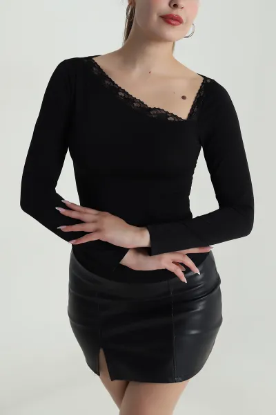 Siyah Yakası Dantelli Sandy Kadın Bluz 487036
