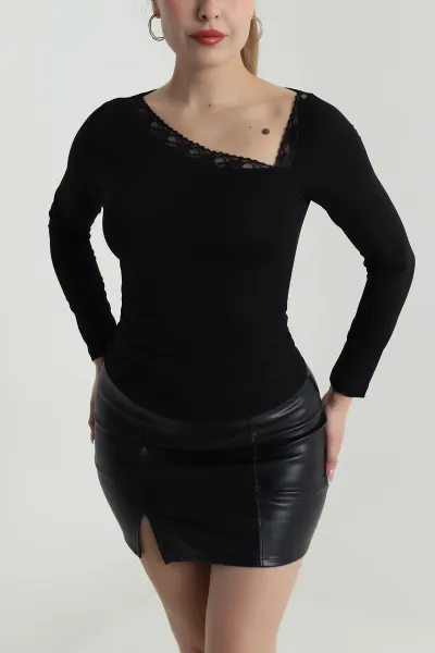 Siyah Yakası Dantelli Sandy Kadın Bluz 487036