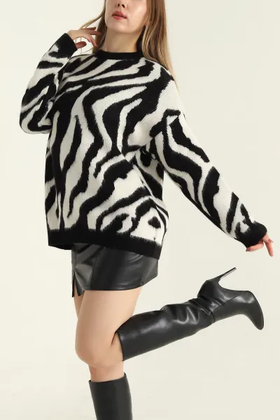 Siyah Zebra Desen Triko Bayan Kazak 303531