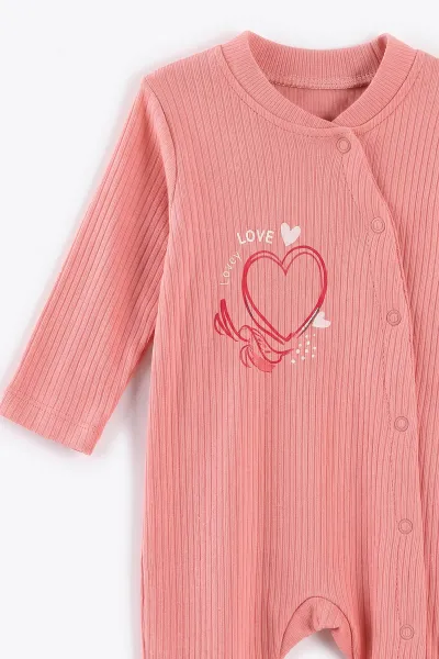Somon (0-3 Ay)Kalp Baskılı Fitilli Kumaş Patikli ve Şapkalı 2'li Kız Bebek Tulum 497907