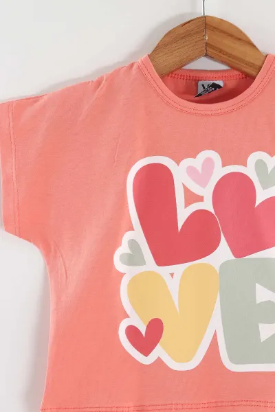 Somon (0-4 Yaş) Love Baskılı Tişörtlü Desenli Şortlu Süprem Kız Çocuk Yazlık Takım 461137