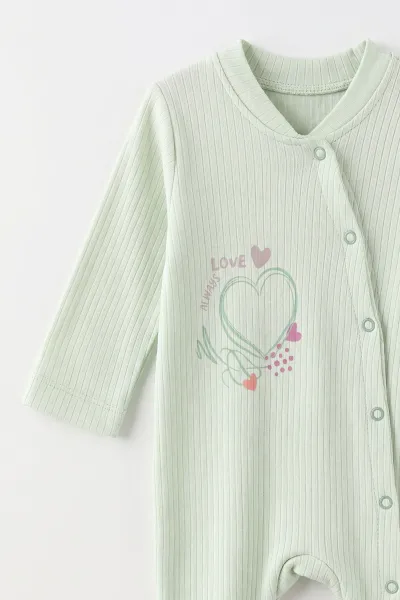 Su Yeşili (0-3 Ay)Kalp Baskılı Fitilli Kumaş Patikli ve Şapkalı 2'li Kız Bebek Tulum 497908