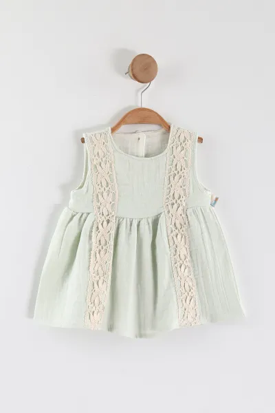su-yesili-6-24-ay-boyuna-orgu-islemeli-kiz-bebek-muslin-elbise-449577