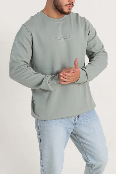 su-yesili-relaxed-fit-iki-ip-yazi-detayli-basic-erkek-sweatshirt-299863