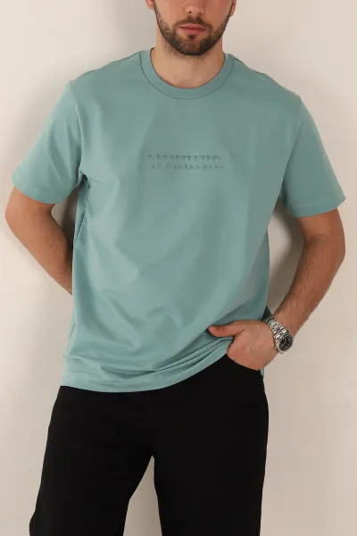 su-yesili-relaxed-fit-kabartma-yazi-detayli-erkek-tisort-358506
