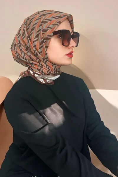 Turuncu 90x90 Cm Dijital Baskı Zikzak Desenli Pamuk Eşarp 370989