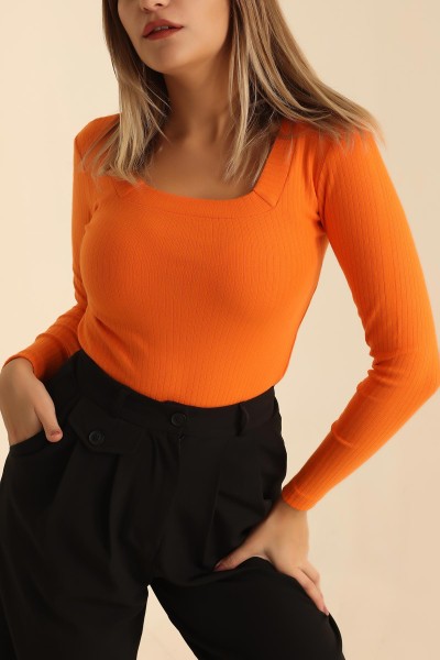 turuncu-kare-yaka-bayan-soft-triko-217265