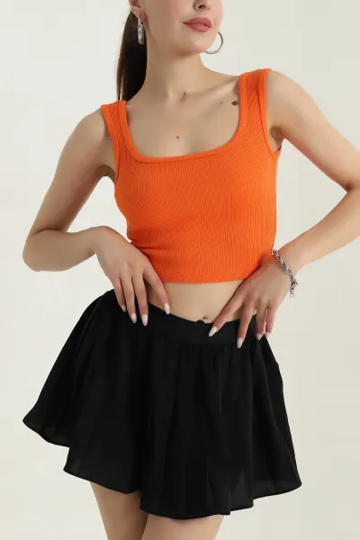 turuncu-kare-yaka-crop-atlet-378188