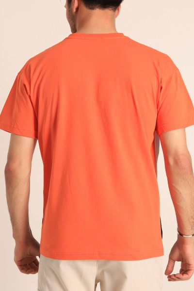Turuncu Oversize Parçalı Yazı Detay Erkek Tişört 186708