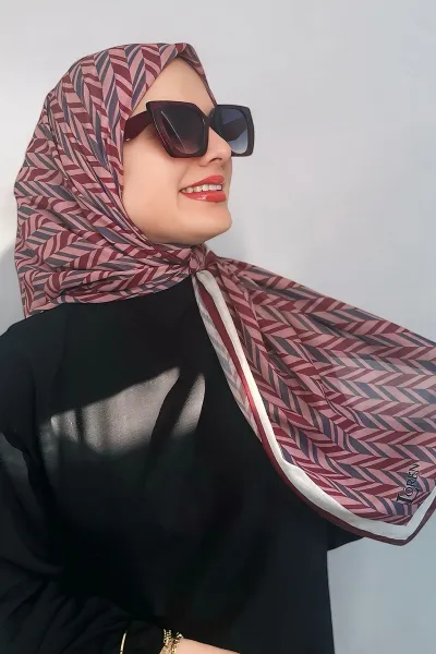 Vişne 90x90 Cm Dijital Baskı Zikzak Desenli Pamuk Eşarp 370991