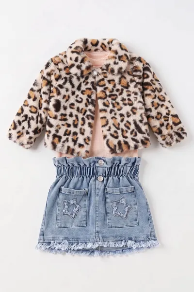 Yavruağzı (1-5 Yaş) Fitilli Bodyli Leopar Peluş Ceketli  Nakışlı Kot Etekli Kız Çocuk 3lü Takım 495746