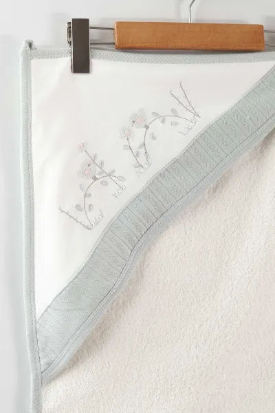 Yeşil (0-12 Ay) Dalda Kuş Nakışlı   4'lü Kız Bebek Bornoz Seti 465275