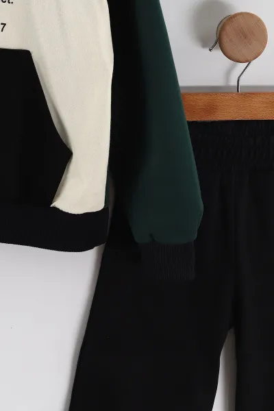 Yeşil (3-10 Yaş) Kanguru Cepli  Kapüşonlu ve Garnili Sweatli Gabardin Pantolonlu Erkek Çocuk Takım 443376