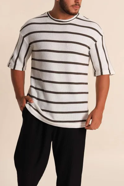yesil-cizgili-oversize-jakarli-delikli-erkek-triko-tisort-267400