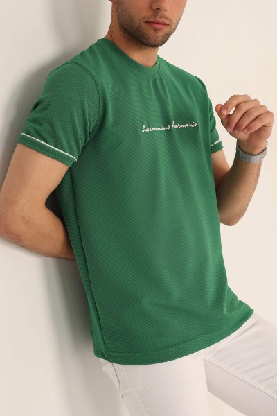 yesil-regular-fit-dokulu-nakisli-yazi-detay-erkek-tisort-182159