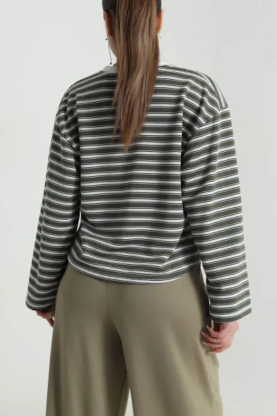 Yeşil Şardonsuz Üç İp Kadın Fermuarsız Sweat 490982