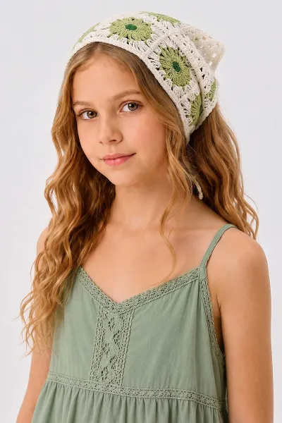 yesil-ucgen-orgu-sac-bandanasi-485785