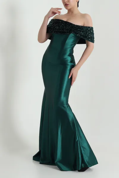 Zümrüt Yeşili Pullu Saten Kayık Yaka Balık Model Kadın Abiye 466056